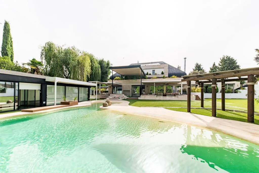House 1000m² in Portugal, Lisbon. Priced at 6200000€ rent photo-1