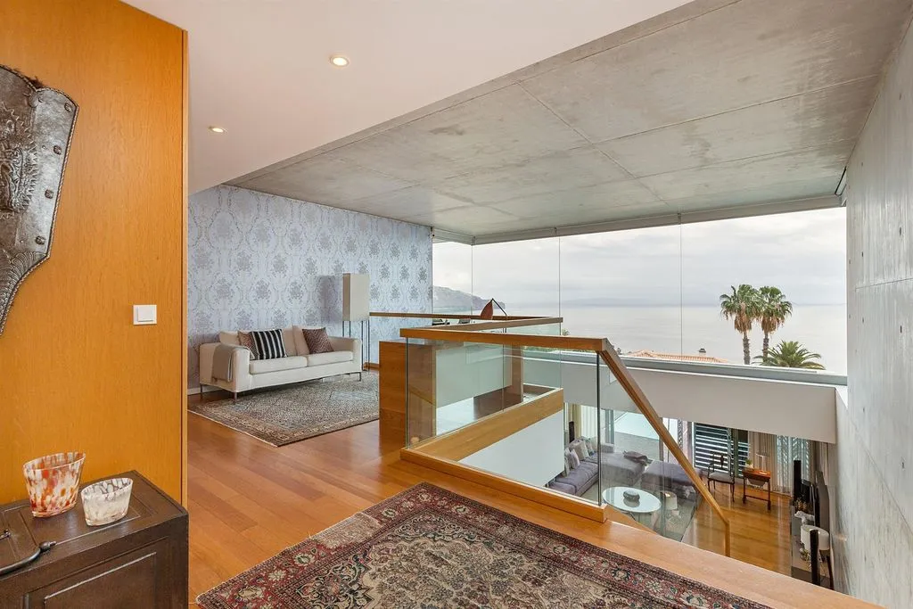 House 858m² in Portugal, Funchal. Priced at 3990000€ rent photo-3
