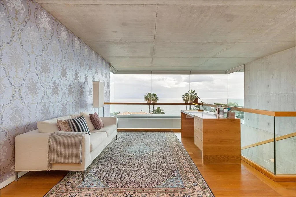 House 858m² in Portugal, Funchal. Priced at 3990000€ rent photo-4