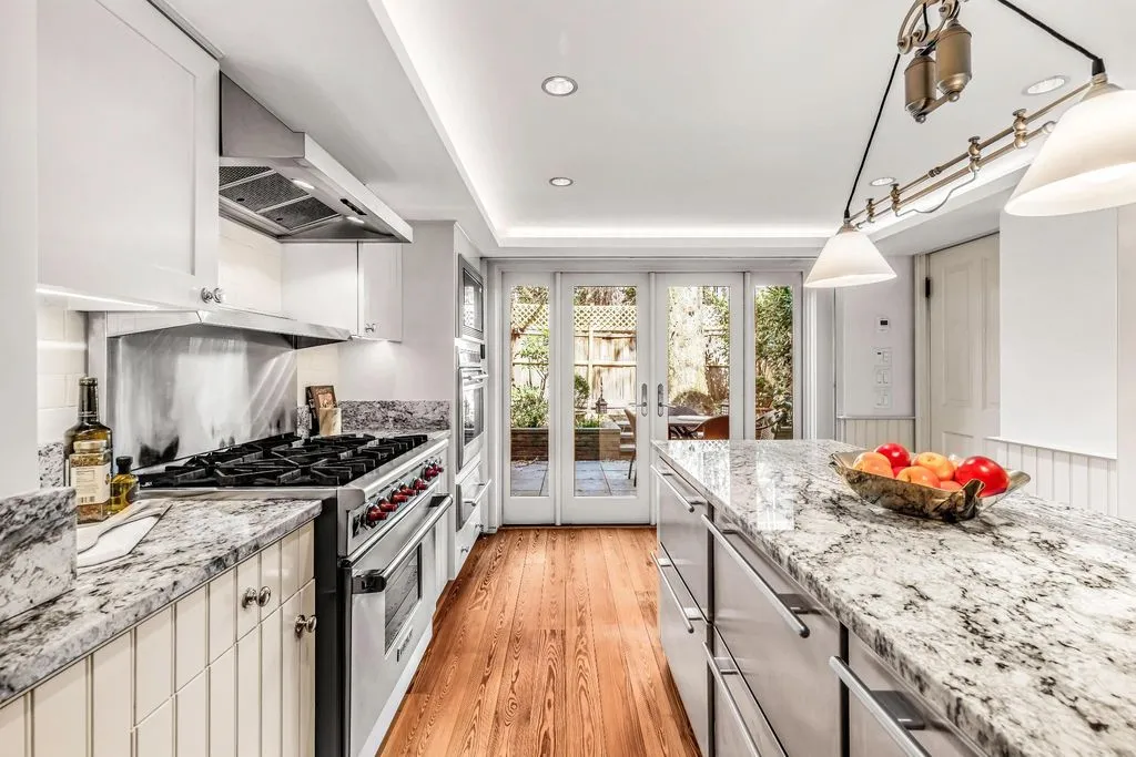 Townhouse 402m² in USA, New York. Priced at 6265800€ rent photo-5