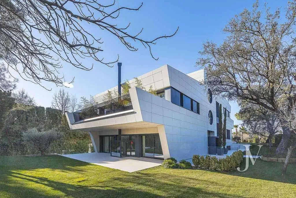 House 930m² in Portugal, Lisbon. Priced at 7250000€ rent photo-4