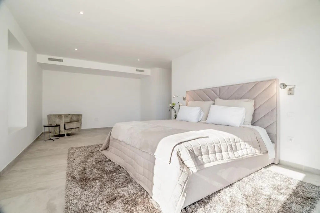 Villa 385m² in Spain, Benaavis. Priced at 2250000€ rent photo-6