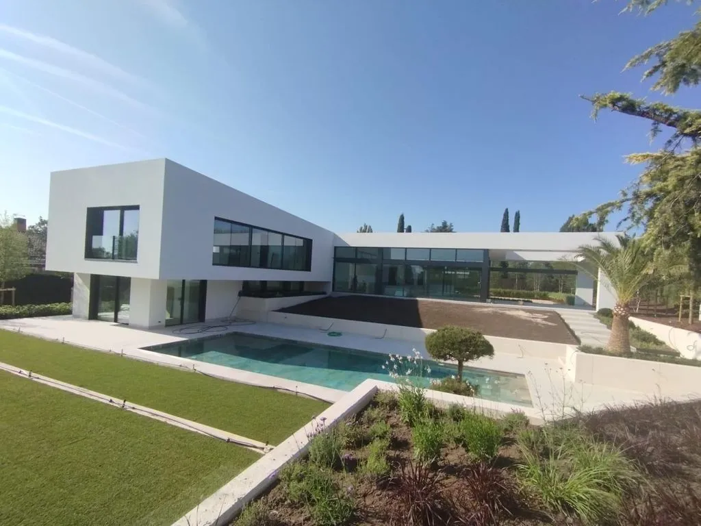 House 1000m² in Portugal, Lisbon. Priced at 9000000€ rent photo-1