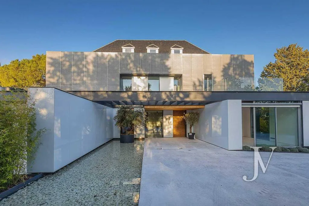 House 631m² in Portugal, Lisbon. Priced at 7975000€ rent photo-4