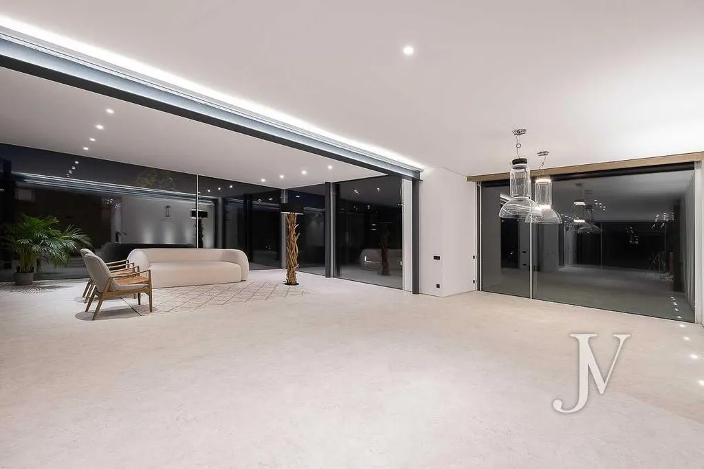 House 631m² in Portugal, Lisbon. Priced at 7975000€ rent photo-5