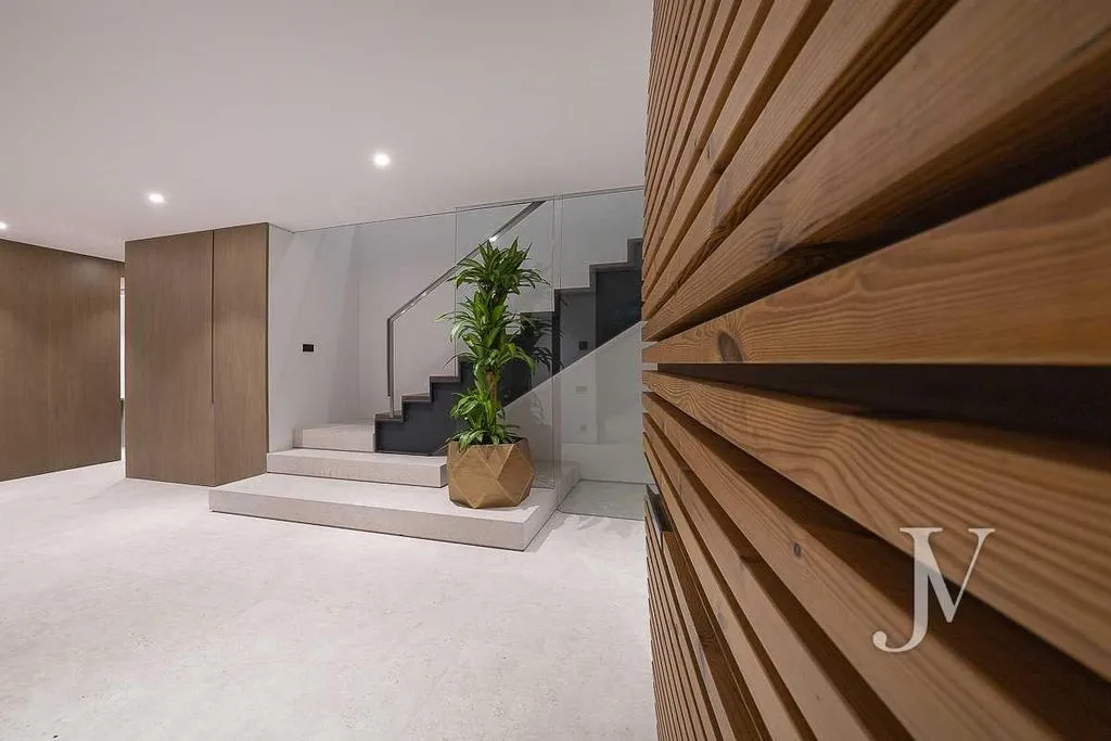 House 631m² in Portugal, Lisbon. Priced at 7975000€ rent photo-6