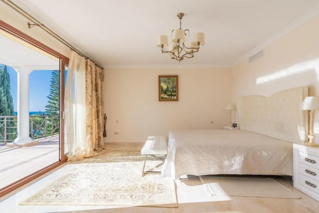 Villa 565m² in Portugal, Oeirash. Priced at 2450000€ rent photo-4