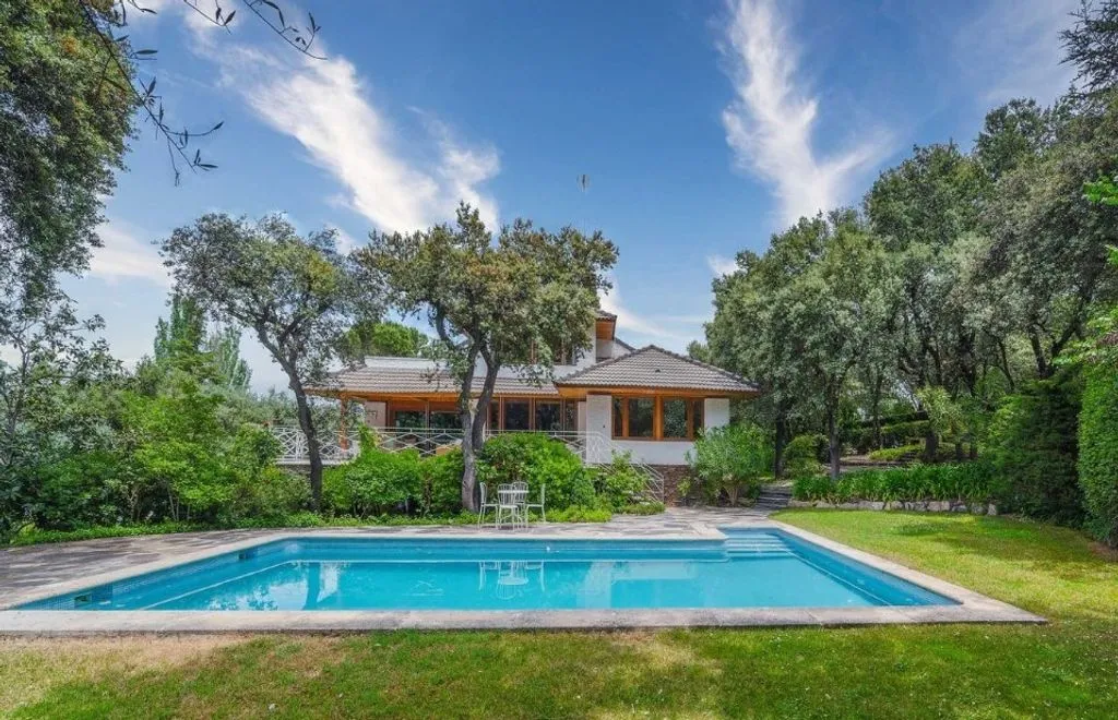House 707m² in Portugal, Lisbon. Priced at 3195000€ rent photo-2