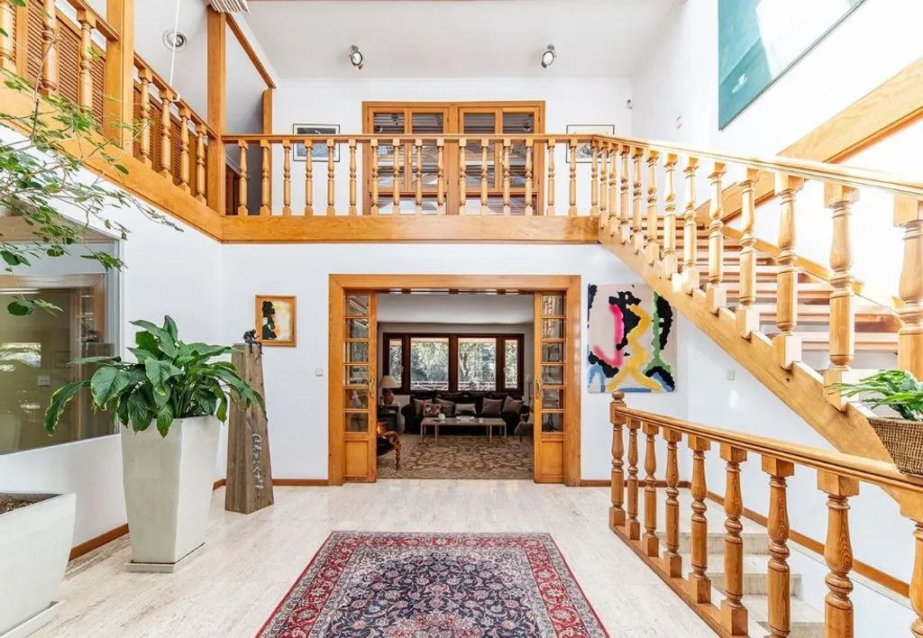 House 707m² in Portugal, Lisbon. Priced at 3195000€ rent photo-4