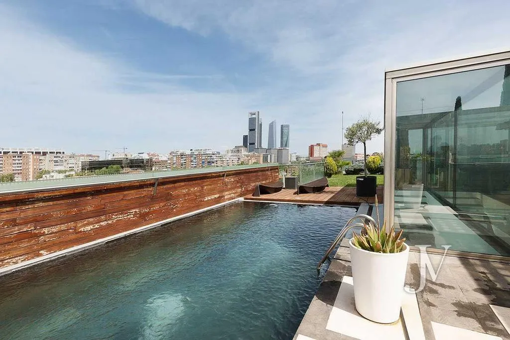 Penthouse 400m² in Portugal, Lisbon. Priced at 3900000€ rent photo-1