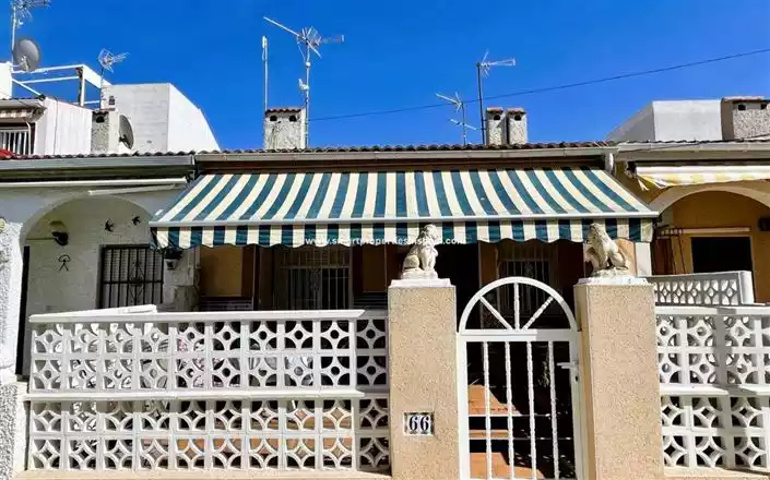 Townhouse 76m² in Spain, La Marina. Priced at 79000€ rent photo-1