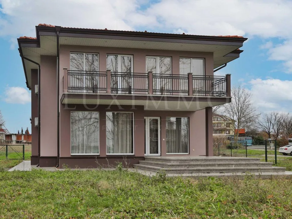 Townhouse 250m² in Bulgaria, Primorsko. Priced at 420000€ rent photo-2