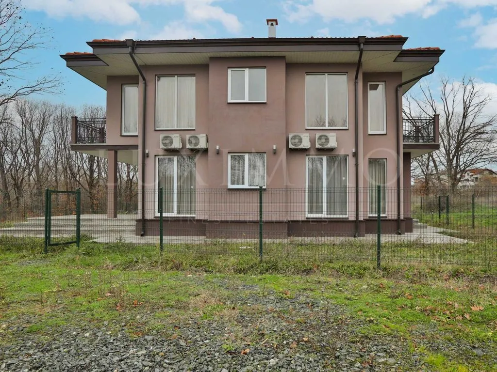 Townhouse 250m² in Bulgaria, Primorsko. Priced at 420000€ rent photo-3