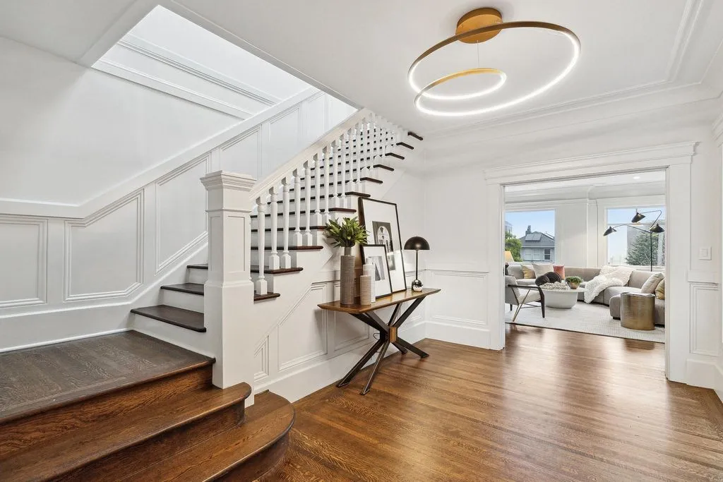 House 377m² in USA, San Francisco. Priced at 7770500€ rent photo-4