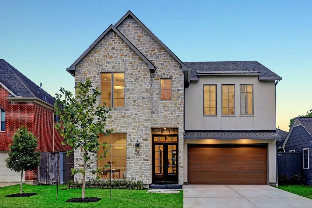 House 360m² in USA, Houston. Priced at 1966600€ rent photo-1