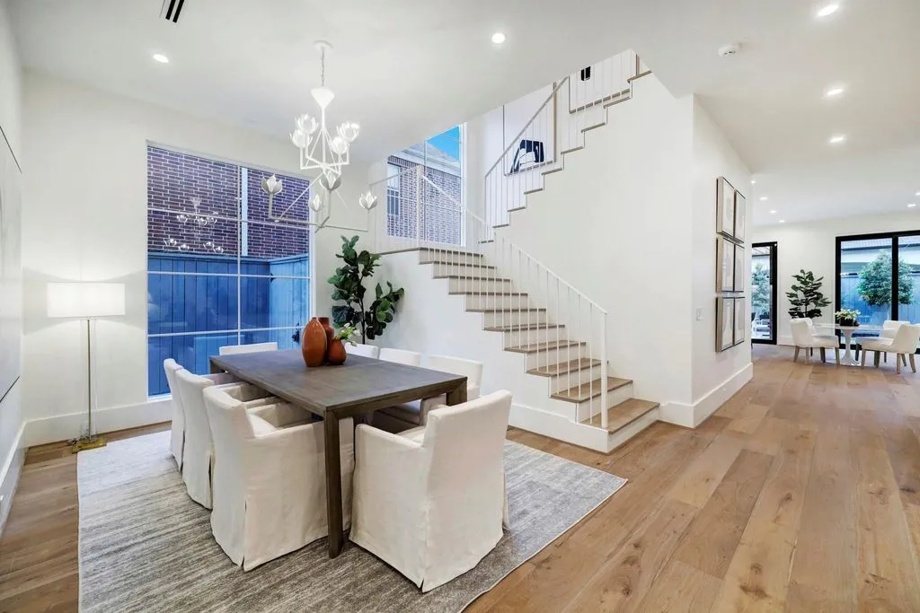 House 360m² in USA, Houston. Priced at 1966600€ rent photo-6