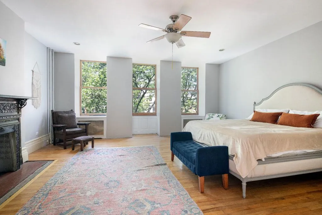 Townhouse 438m² in USA, New York. Priced at 2465100€ rent photo-6