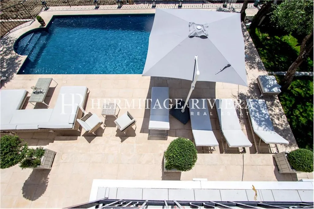 Villa 280m² in France, Ez. Priced at 3990000€ rent photo-4