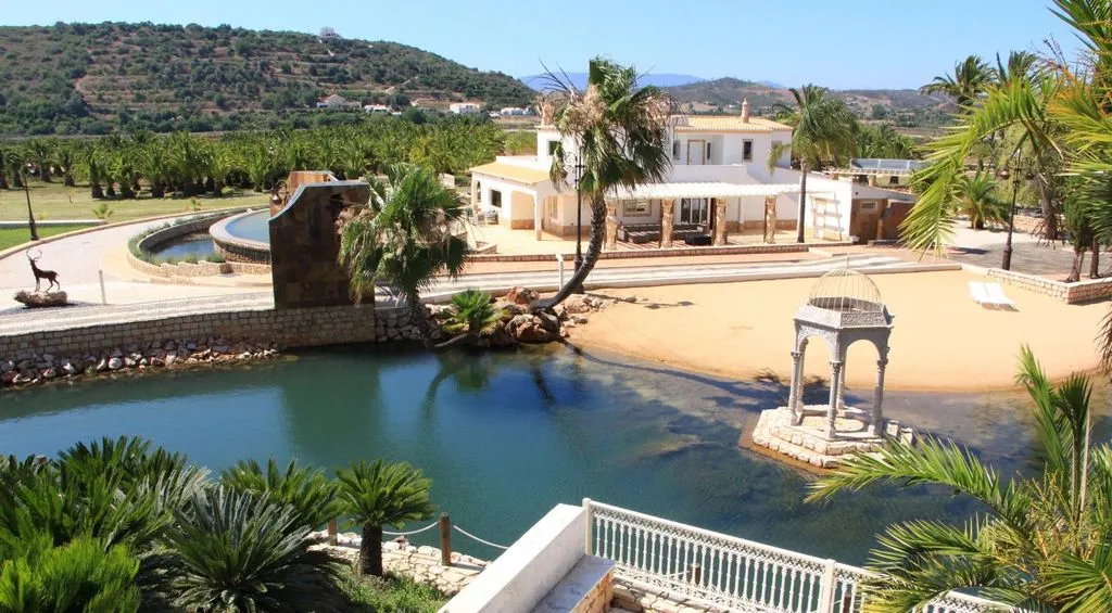 Villa 335m² in France, Rockebrune-Kap-Marten. Priced at 4500000€ rent photo-2