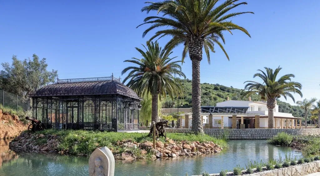Villa 335m² in France, Rockebrune-Kap-Marten. Priced at 4500000€ rent photo-3