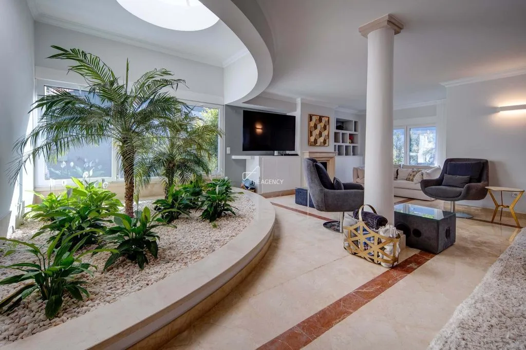 Villa 376m² in Italy, Terney. Priced at 3500000€ rent photo-6