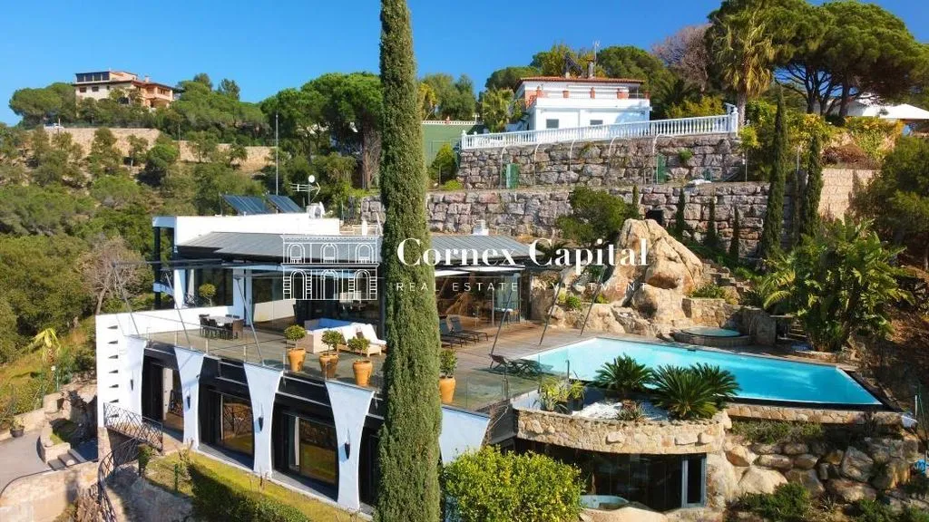 Townhouse 894m² in Italy, Argenyo. Priced at 2500000€ rent photo-5