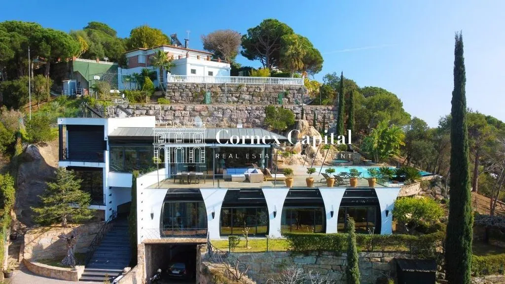 Townhouse 894m² in Italy, Argenyo. Priced at 2500000€ rent photo-6