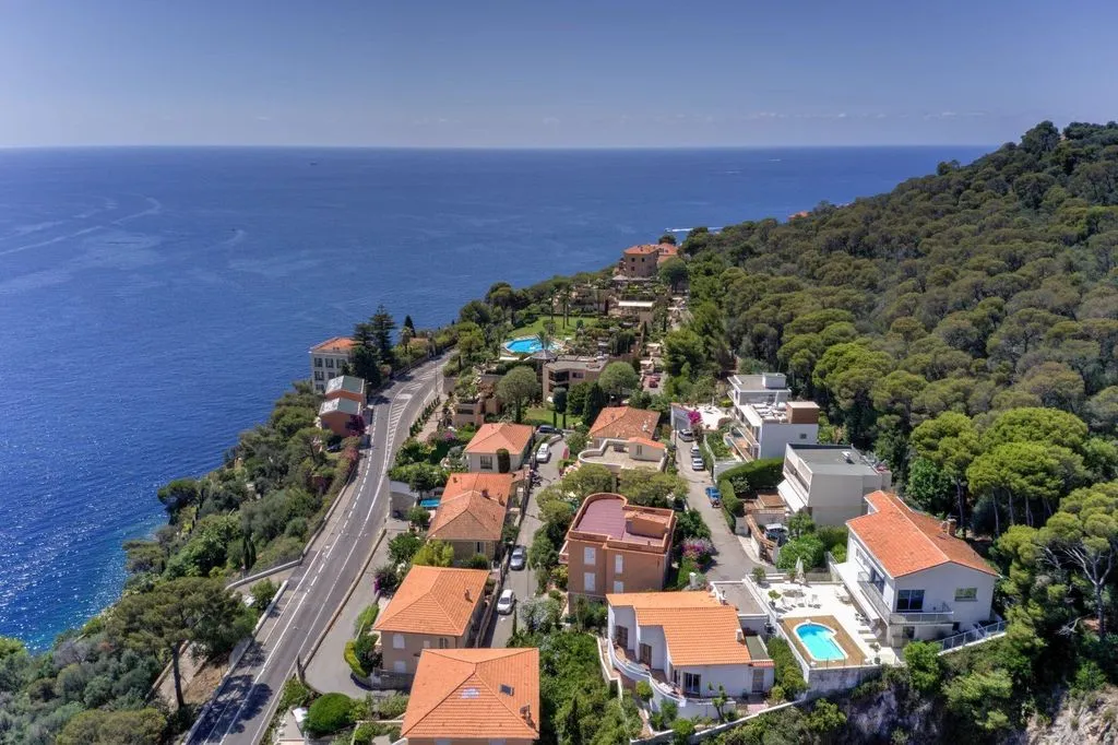 Villa 200m² in France, Nice. Priced at 3950000€ rent photo-1