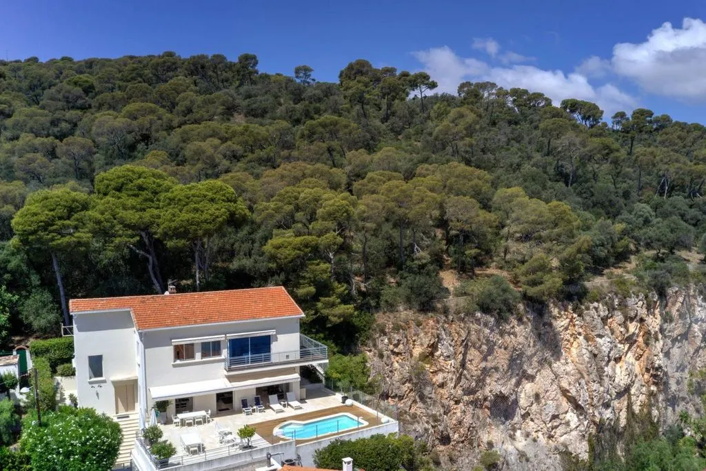 Villa 200m² in France, Nice. Priced at 3950000€ rent photo-2