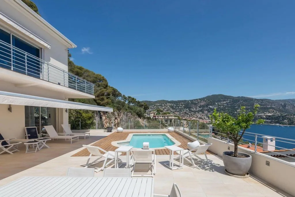 Villa 200m² in France, Nice. Priced at 3950000€ rent photo-4