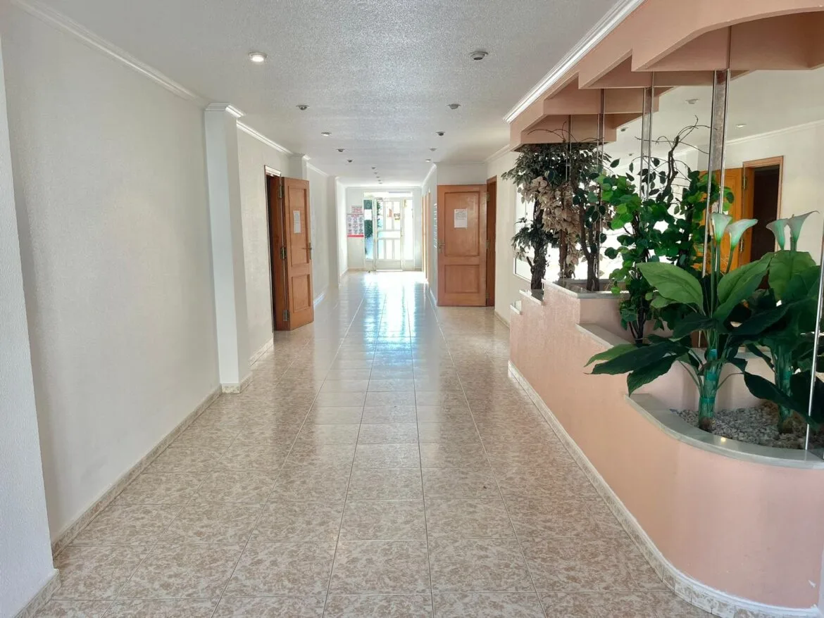 Flat 70m² in Spain, Torrevieja. Priced at 77308£ rent photo-4