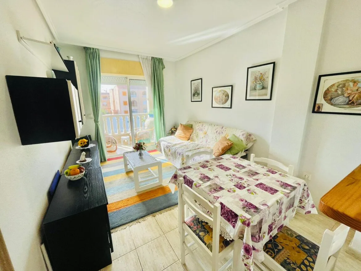 Flat 70m² in Spain, Torrevieja. Priced at 77308£ rent photo-8