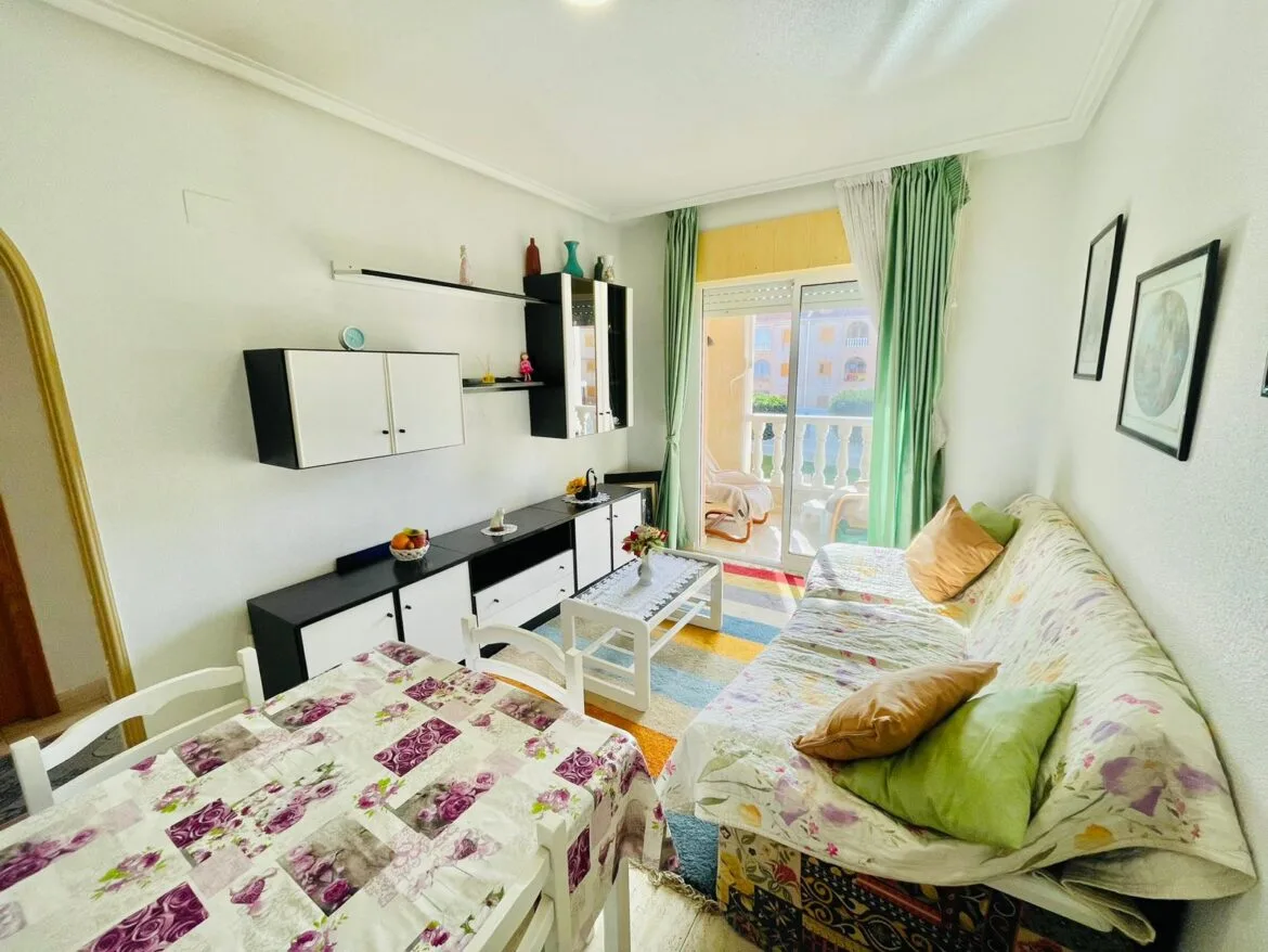 Flat 70m² in Spain, Torrevieja. Priced at 77308£ rent photo-10