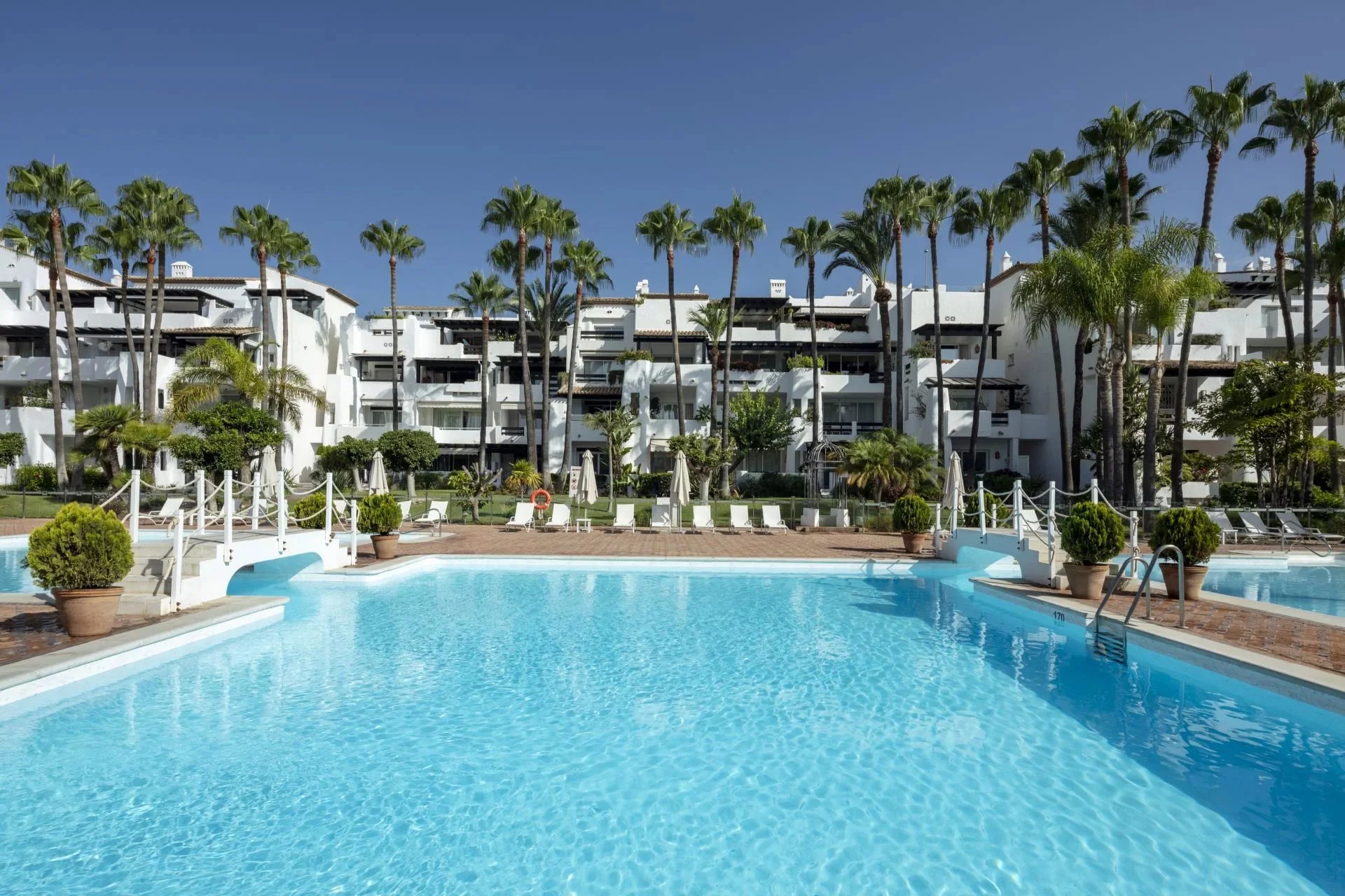 Flat 137m² in Portugal, Oeirash. Priced at 3865825£ rent photo-3