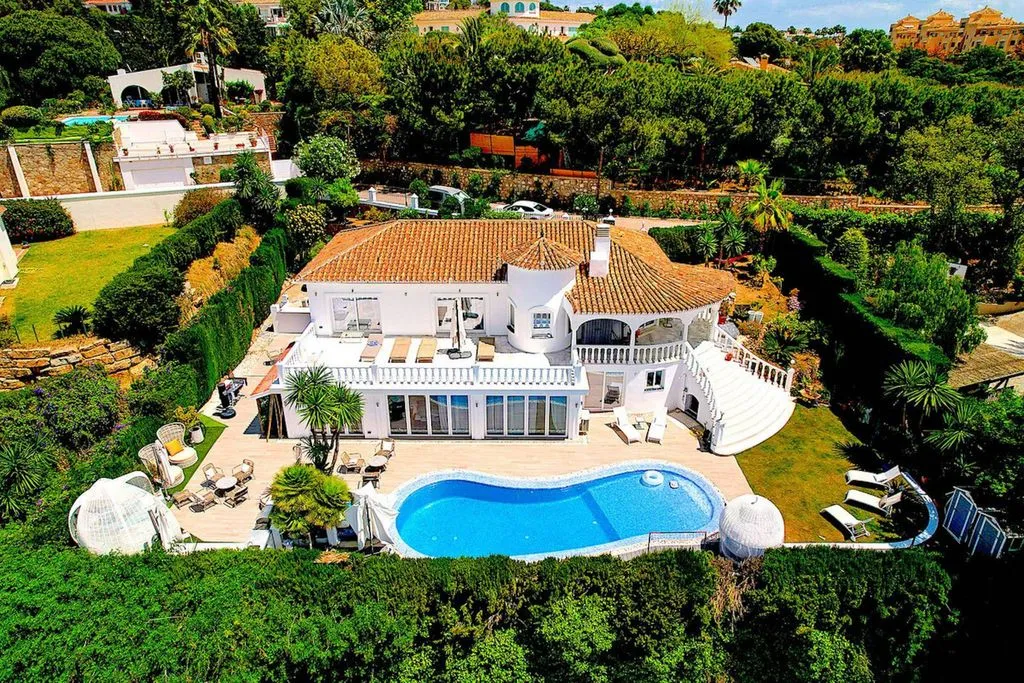 Villa 433m² in Portugal, Oeirash. Priced at 1850000€ rent photo-1