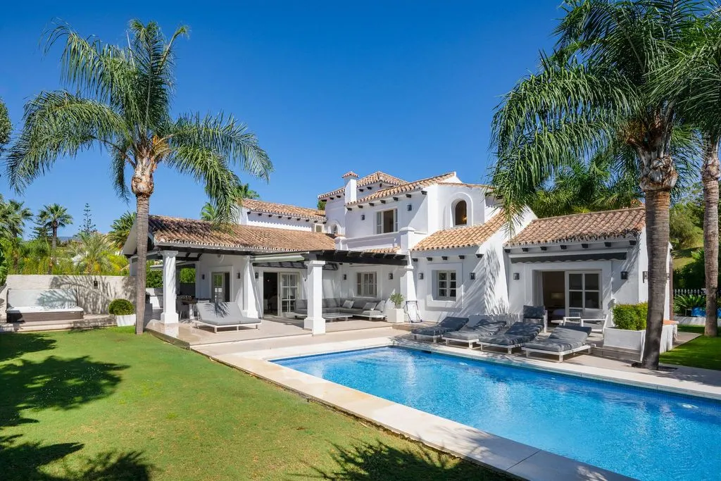 Villa 506m² in Portugal, Oeirash. Priced at 3500000€ rent photo-2