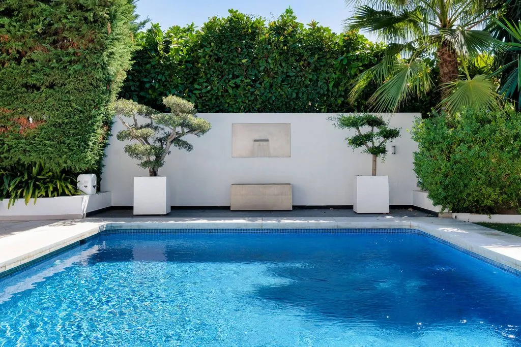 Villa 506m² in Portugal, Oeirash. Priced at 3500000€ rent photo-4