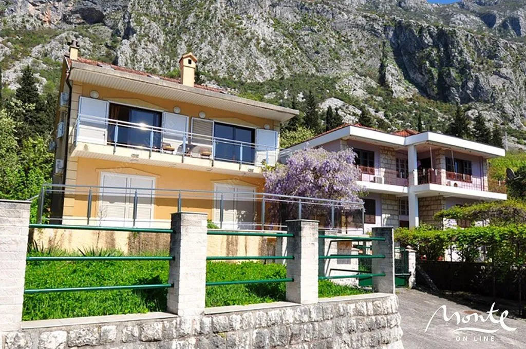 Villa 200m² in Montenegro, Dobrota. Priced at 600000€ rent photo-1