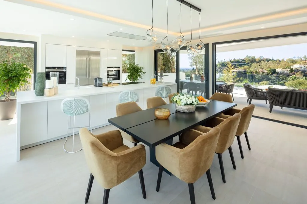 Villa 610m² in Portugal, Oeirash. Priced at 5500000€ rent photo-6