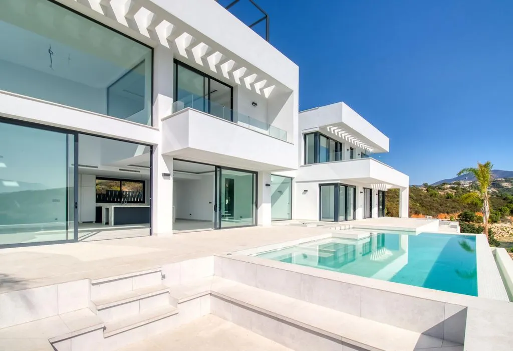 Villa 786m² in Italy, Karimate. Priced at 2450000€ rent photo-3