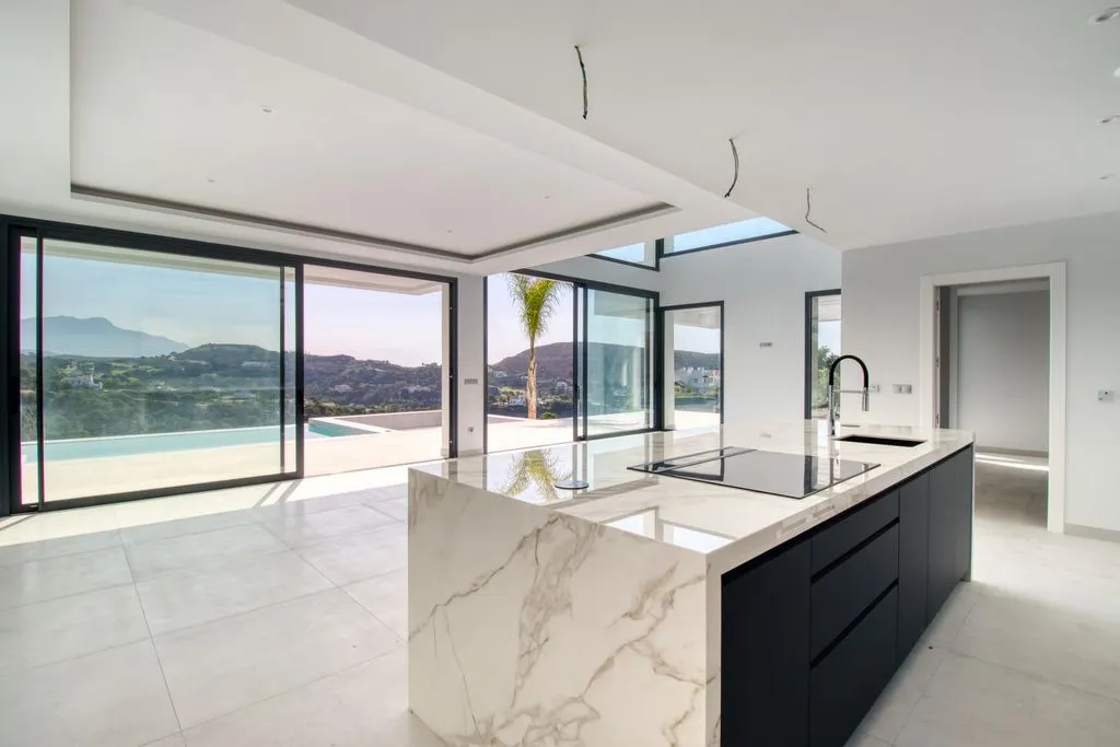 Villa 786m² in Italy, Karimate. Priced at 2450000€ rent photo-4