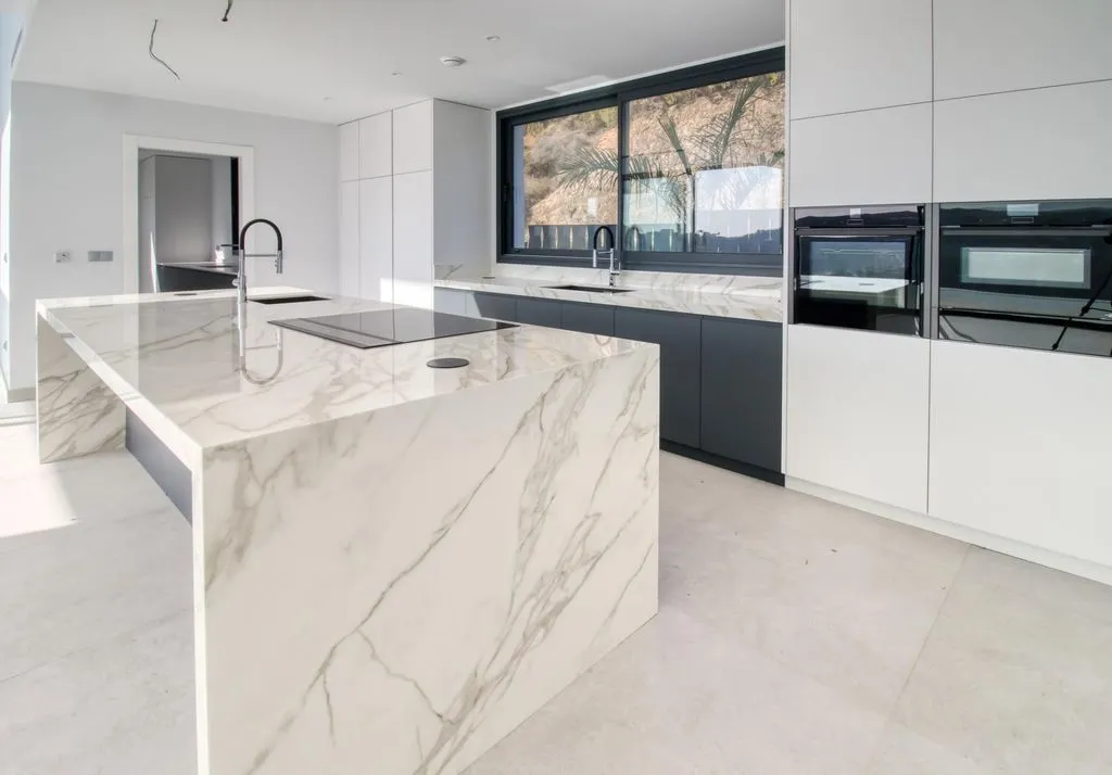 Villa 786m² in Italy, Karimate. Priced at 2450000€ rent photo-5