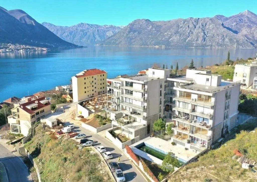 Flat 200m² in Montenegro, Kotor. Priced at 495000€ rent photo-2