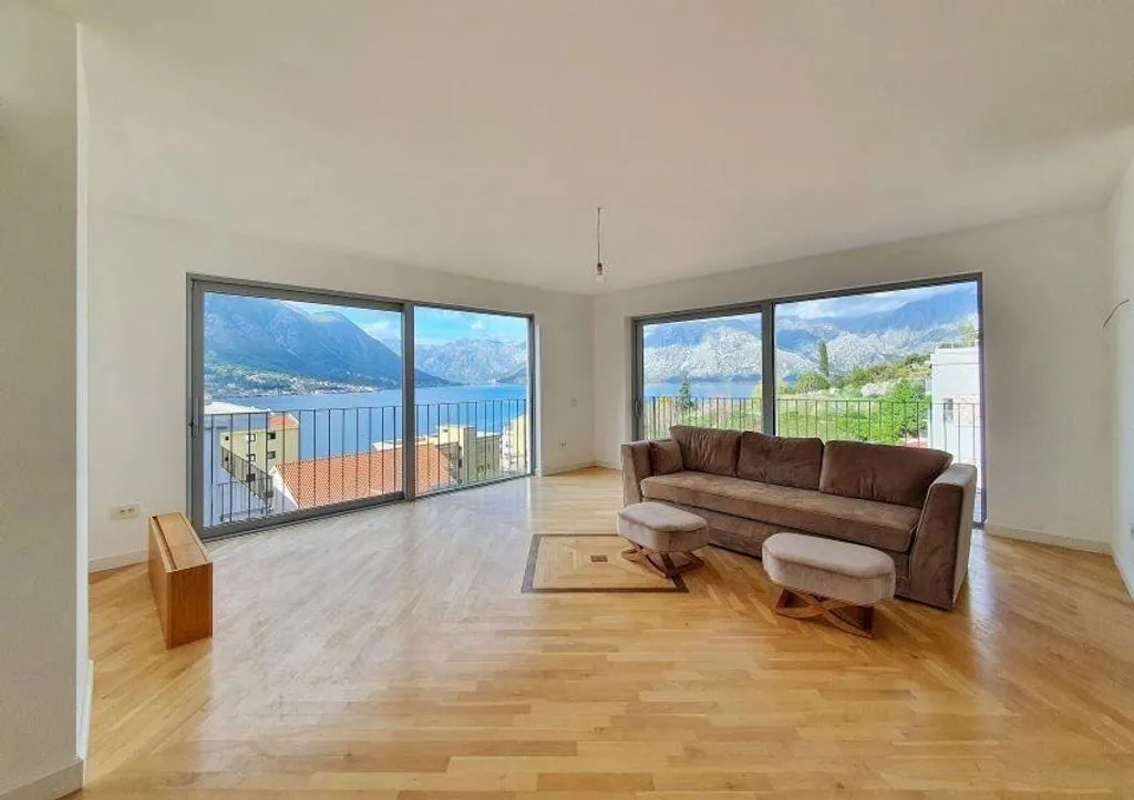 Flat 200m² in Montenegro, Kotor. Priced at 495000€ rent photo-5
