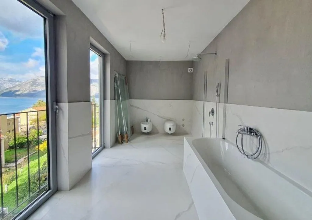 Flat 200m² in Montenegro, Kotor. Priced at 495000€ rent photo-6