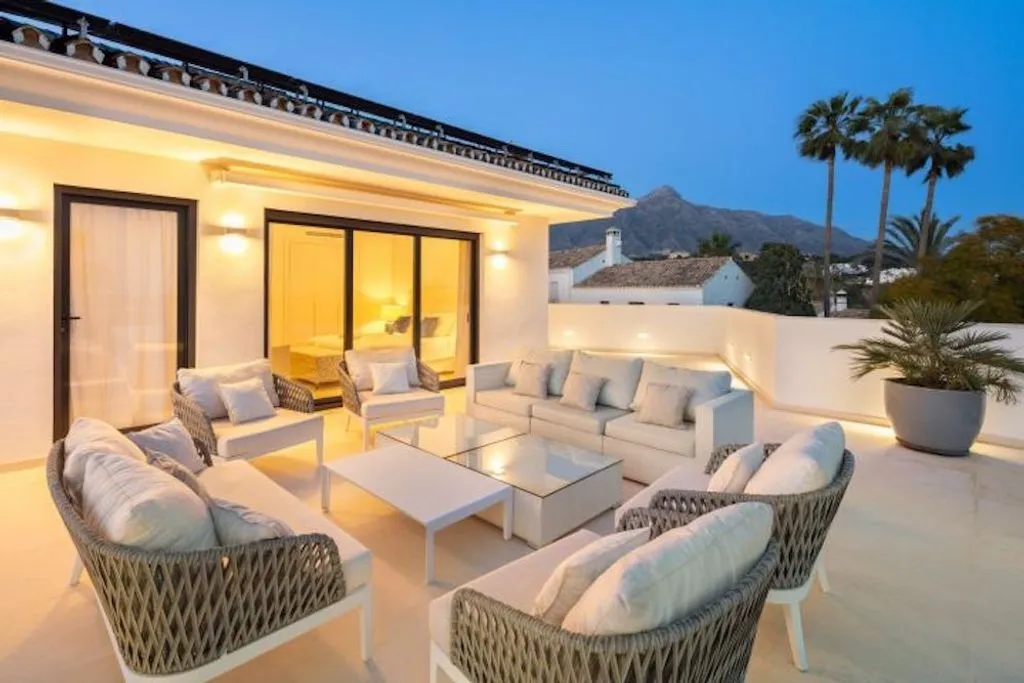 Villa 397m² in Portugal, Oeirash. Priced at 2995000€ rent photo-2