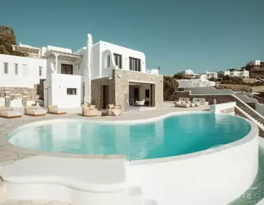 Buy in Greece for 8500000€