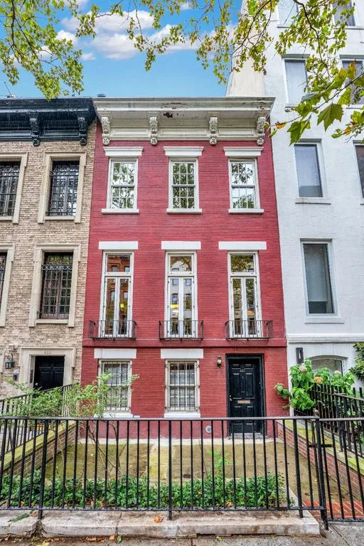 Townhouse 200m² in USA, New York. Priced at 3512600€ rent photo-1