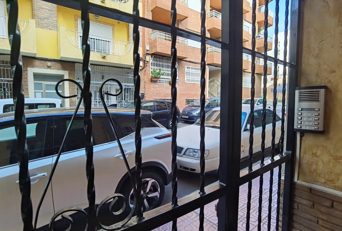Flat 50m² in Spain, Torrevieja. Priced at 88484£ rent photo-33