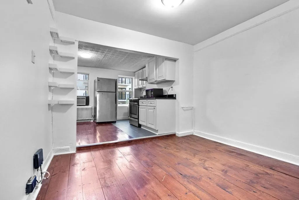 Townhouse 233m² in USA, Brooklyn. Priced at 1797400€ rent photo-3
